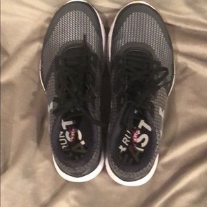 Running shoes